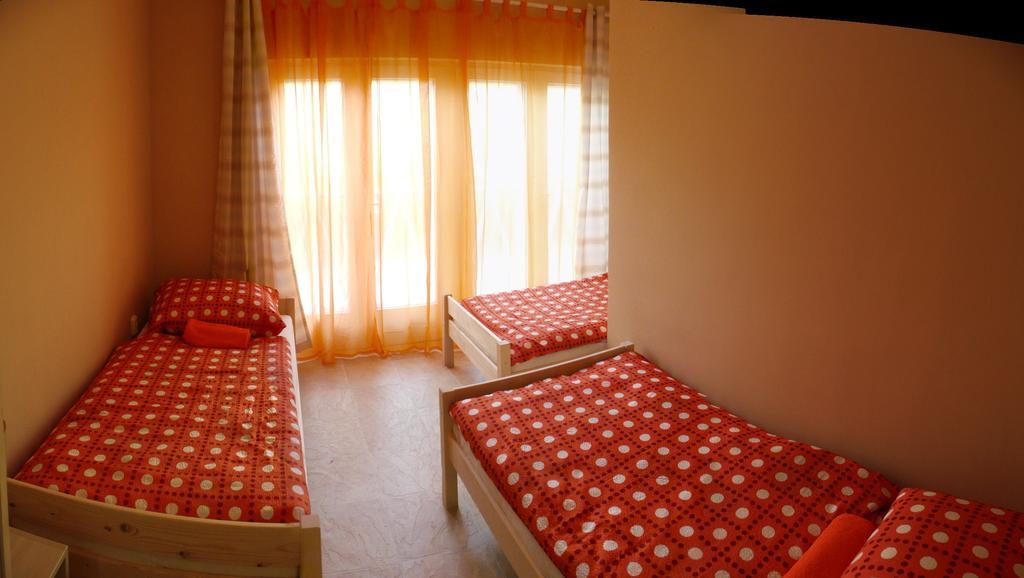 Orchidea Apartman Tata Zimmer foto