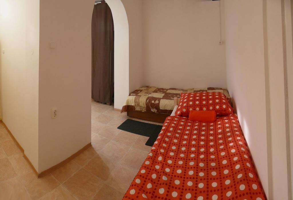 Orchidea Apartman Tata Zimmer foto
