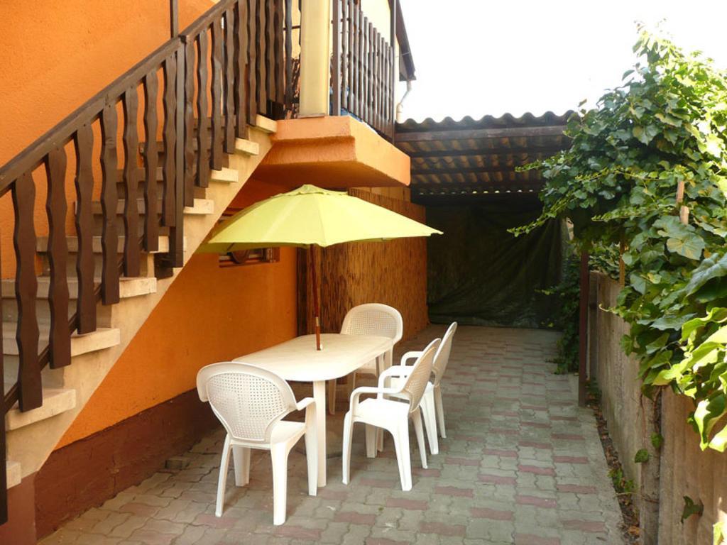 Orchidea Apartman Tata Zimmer foto