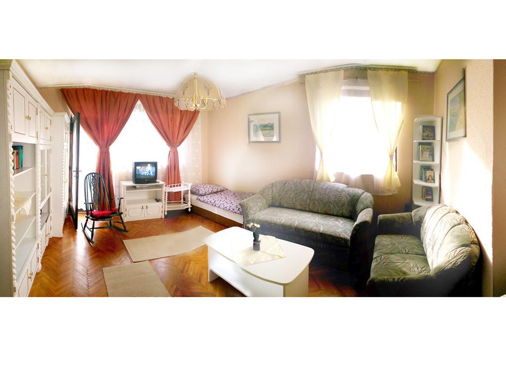Orchidea Apartman Tata Zimmer foto